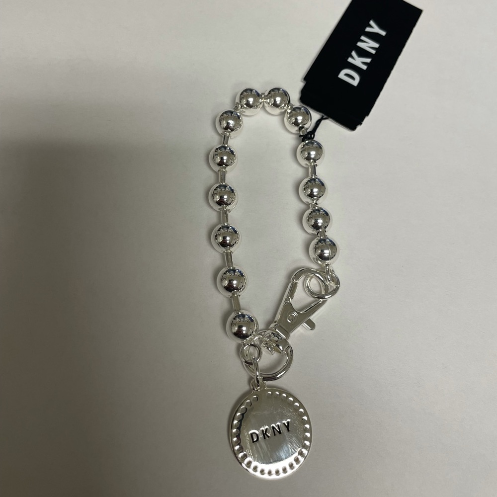 NEW| DKNY Single charm bracelet